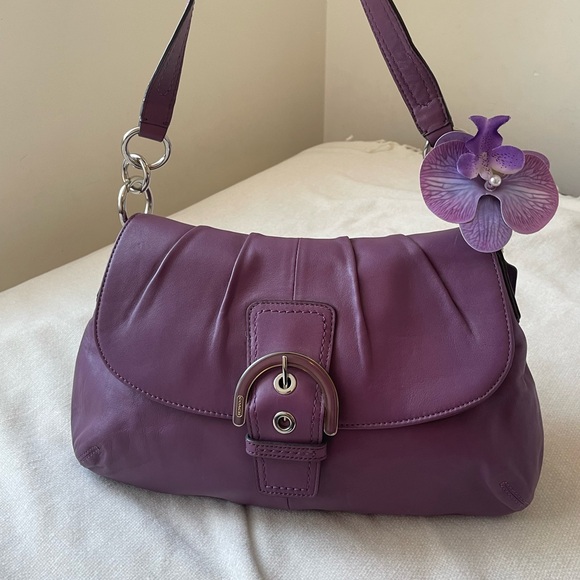 Coach Handbags - DON’T BUY- PENDING